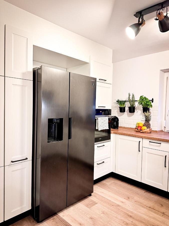 Schoenes Modernes Einfamilienhaus Fuer 1 Bis 6 Personen Rimpar Bagian luar foto